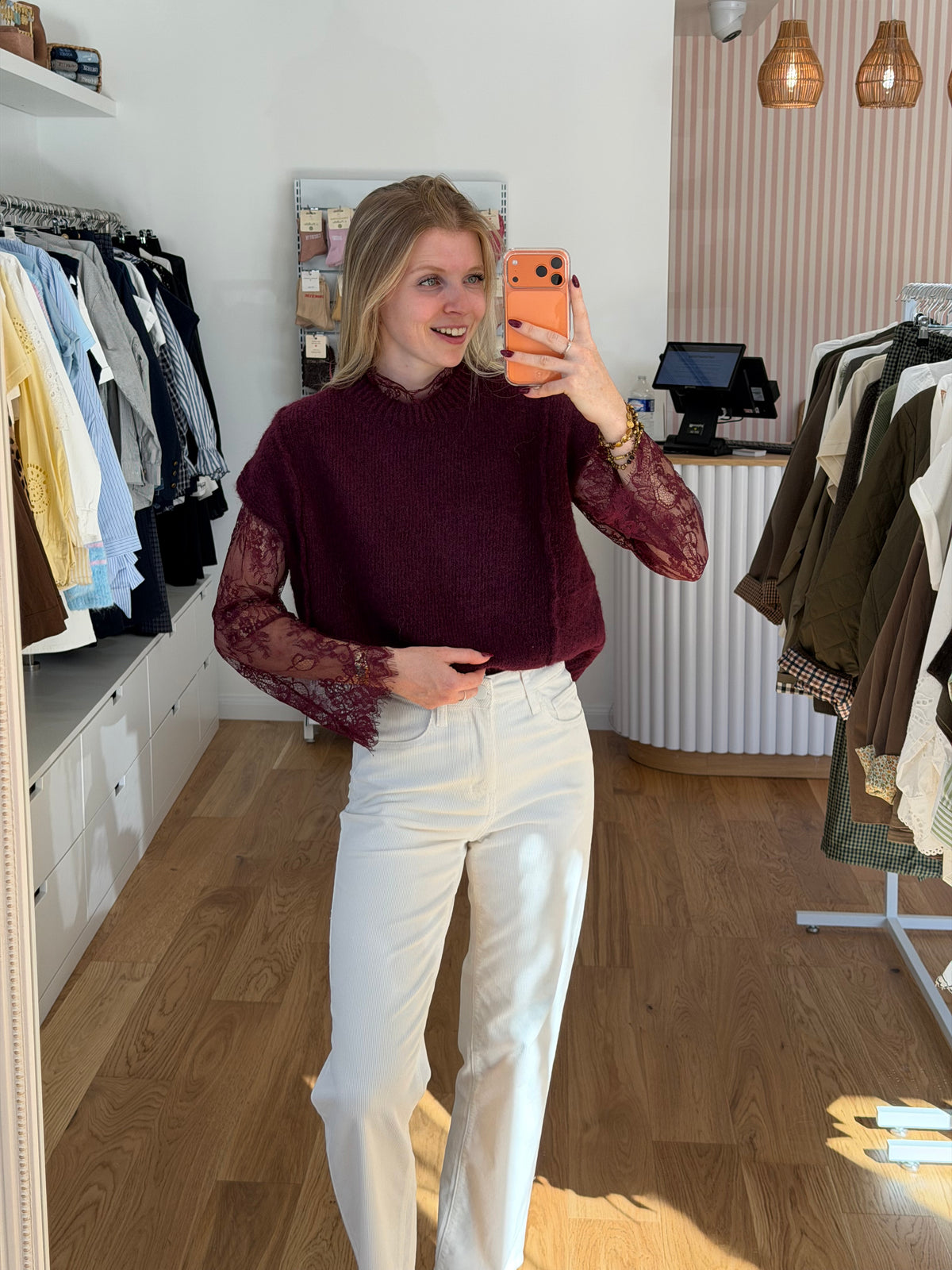 pull dentelle
