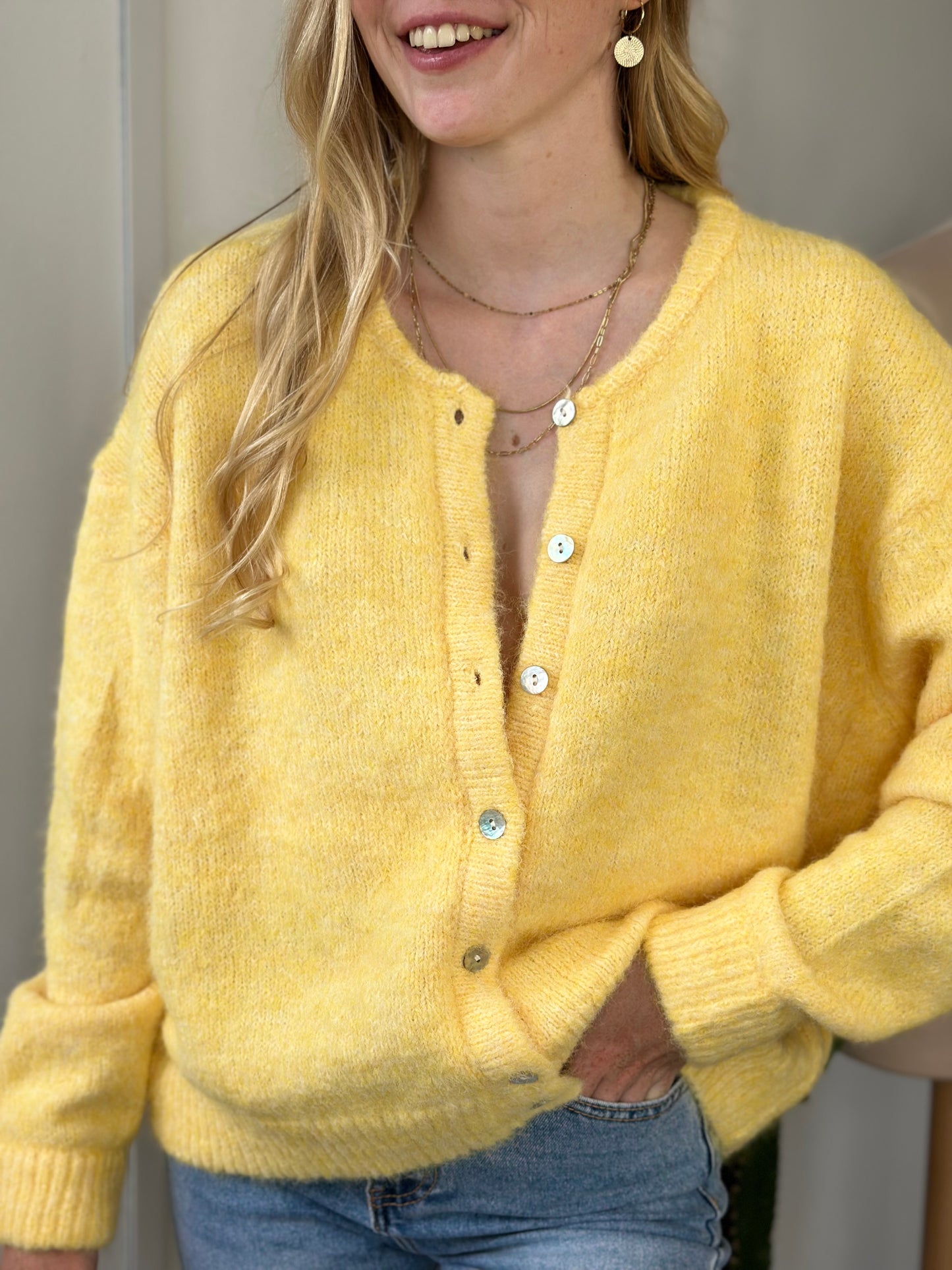 pull LIO jaune