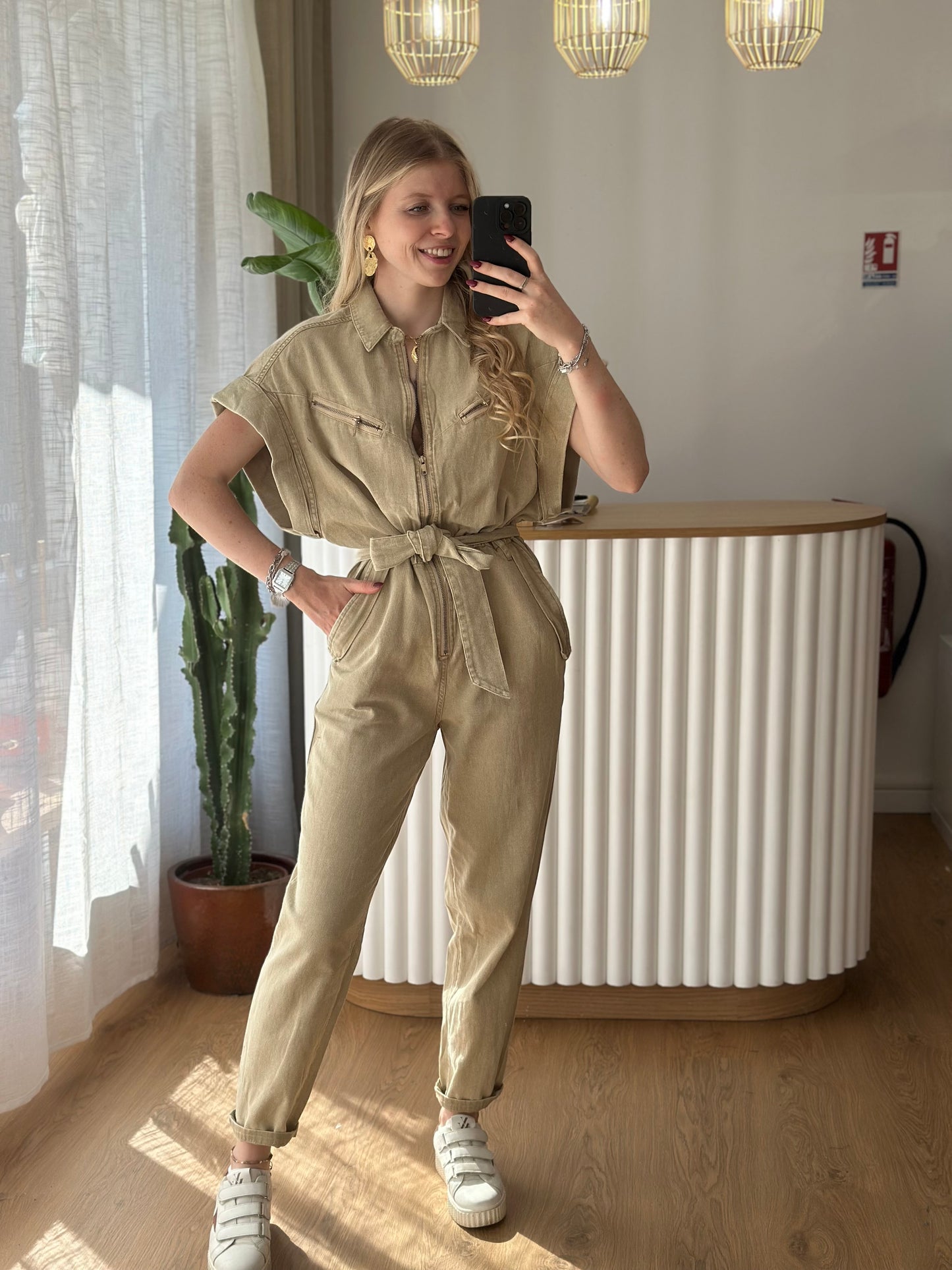 combinaison beige