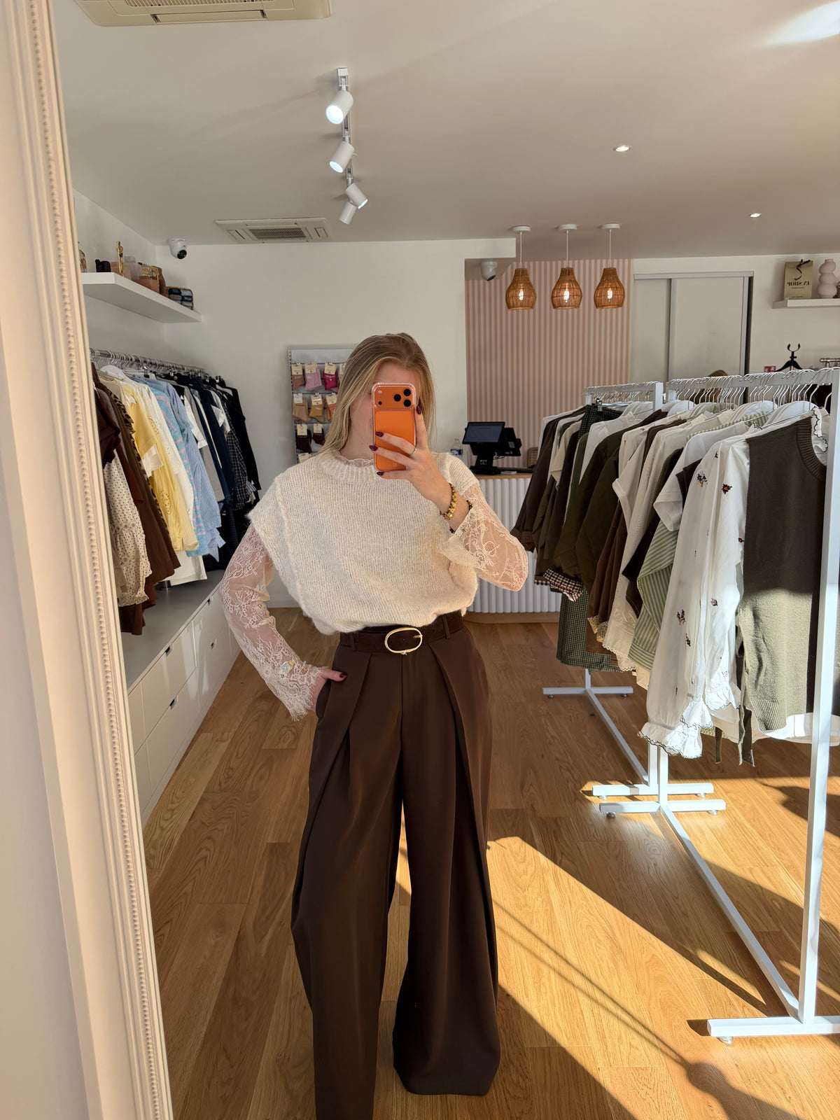 pull dentelle