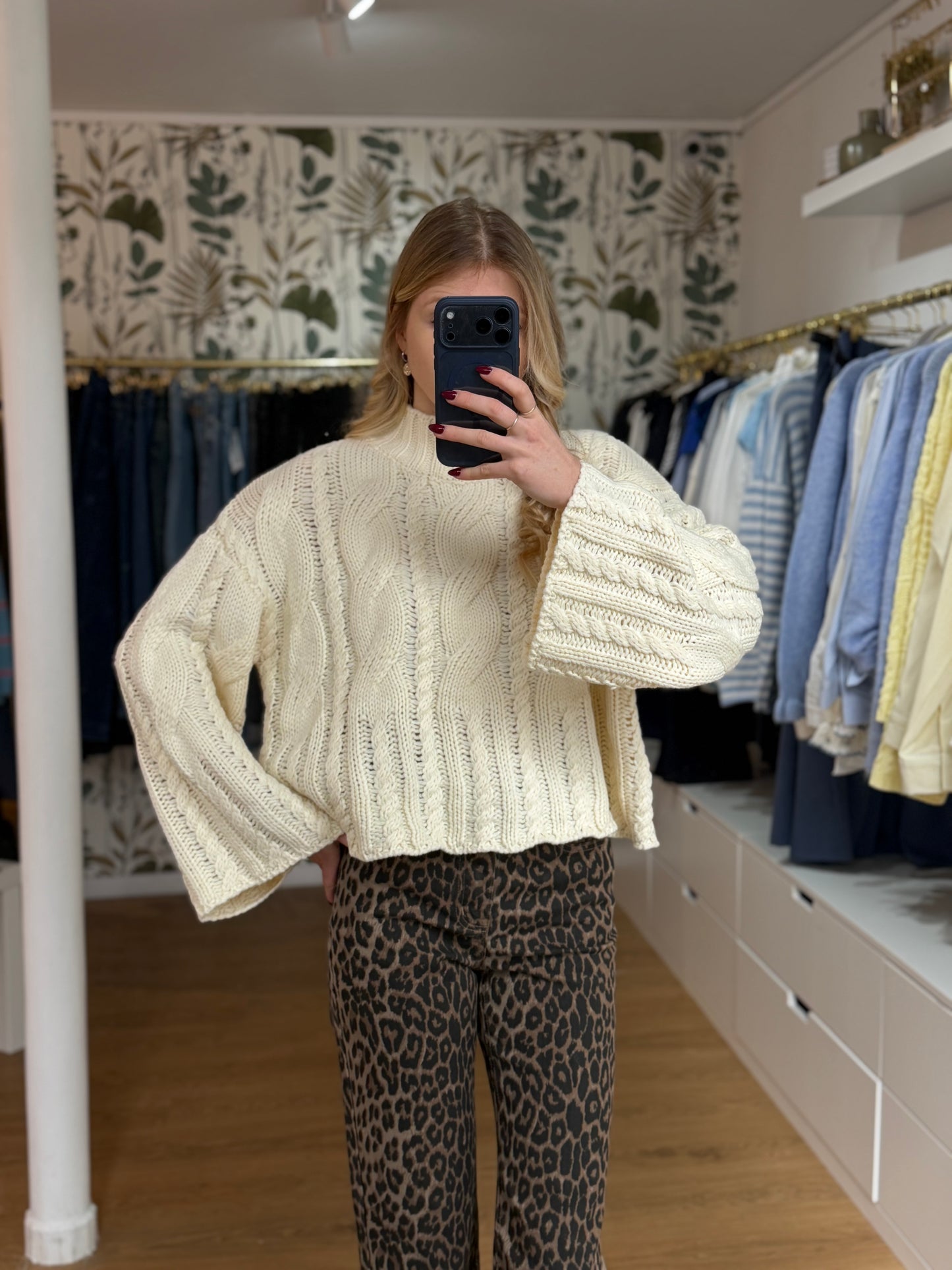 pull THAIS