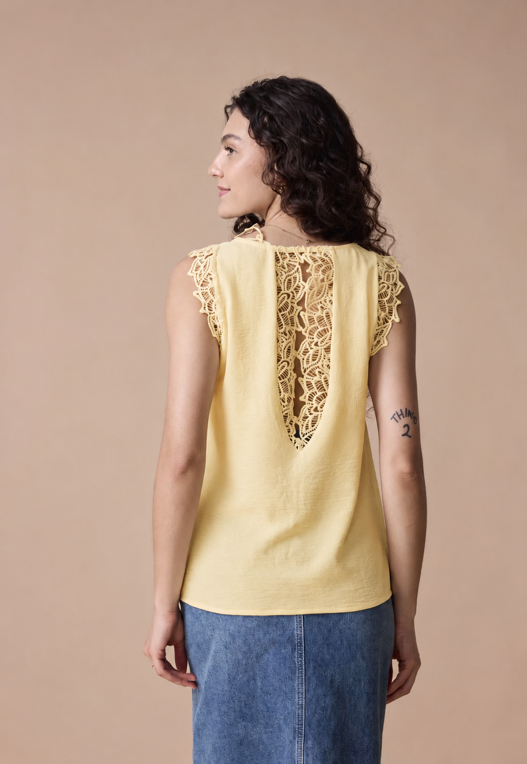 top jaune