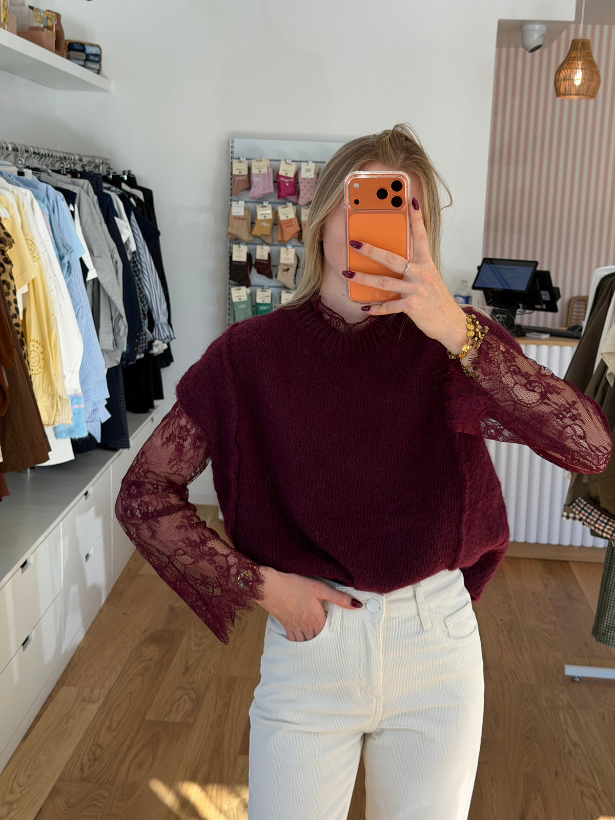 pull dentelle